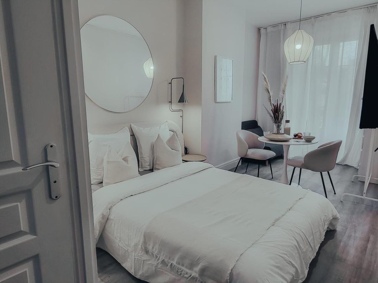 Suite Onega Lyon Exterior photo